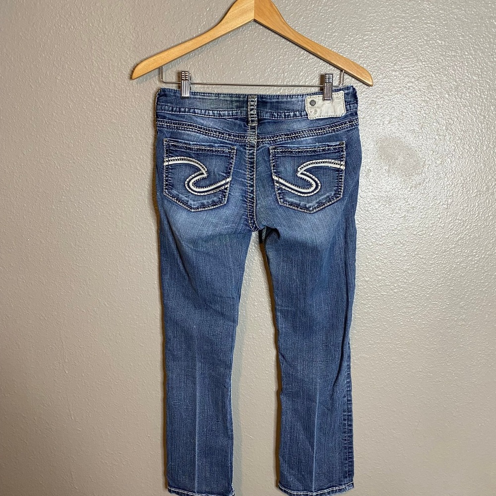 Silver Jeans Suki Capri Blue Whiskered Thick Stitch Stone Wash Denim